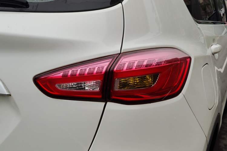 Used Dongfeng Aeolus AX5 2017 1.4T Automatic Fun Edition Exterior 8
