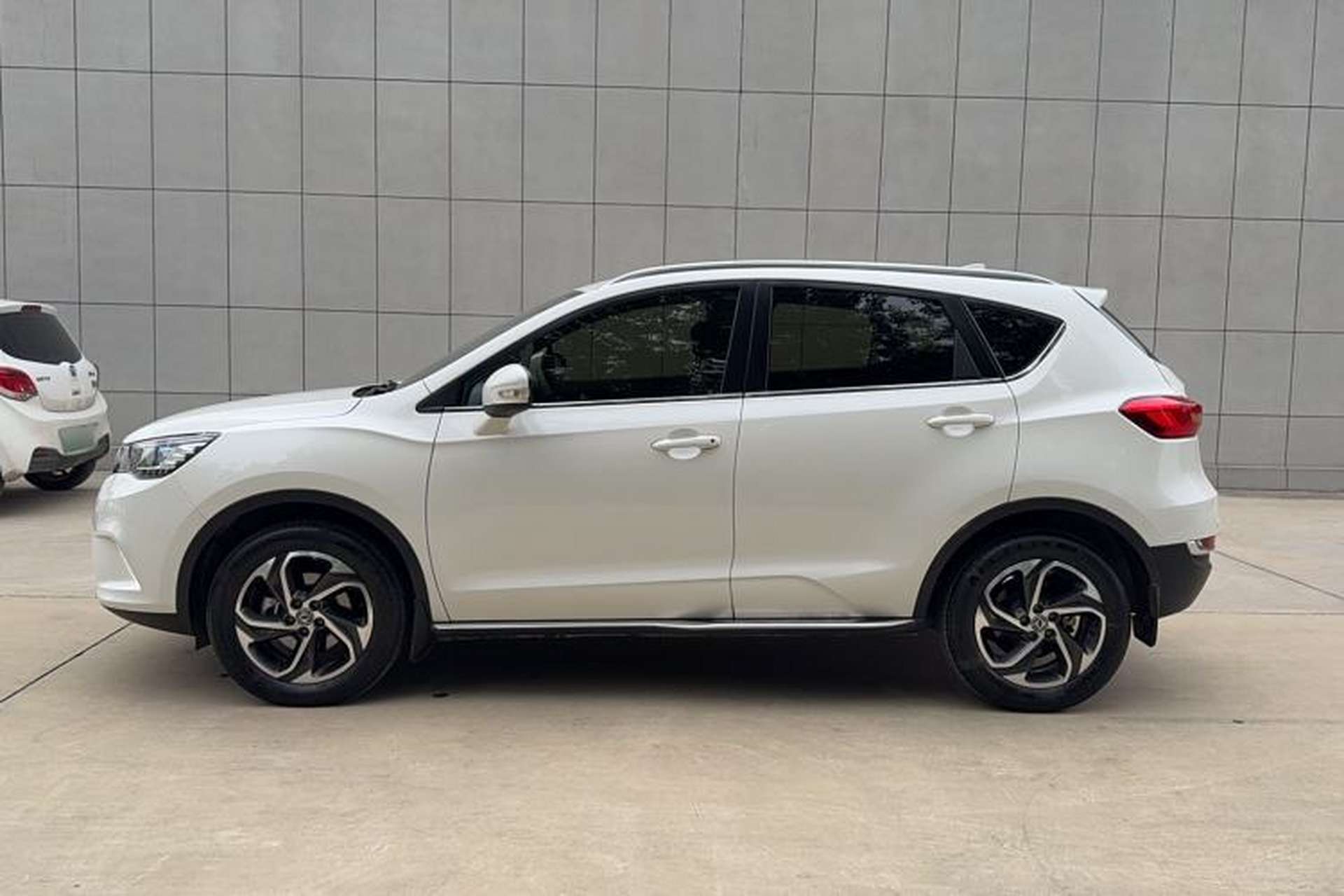 Used Dongfeng Aeolus AX5 2017 1.4T Automatic Qushang Model Exterior 8