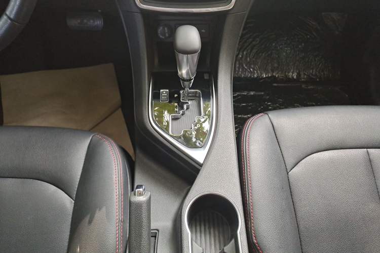 Used Dongfeng Aeolus AX5 2017 1.4T Automatic Qushang Model Gear Lever