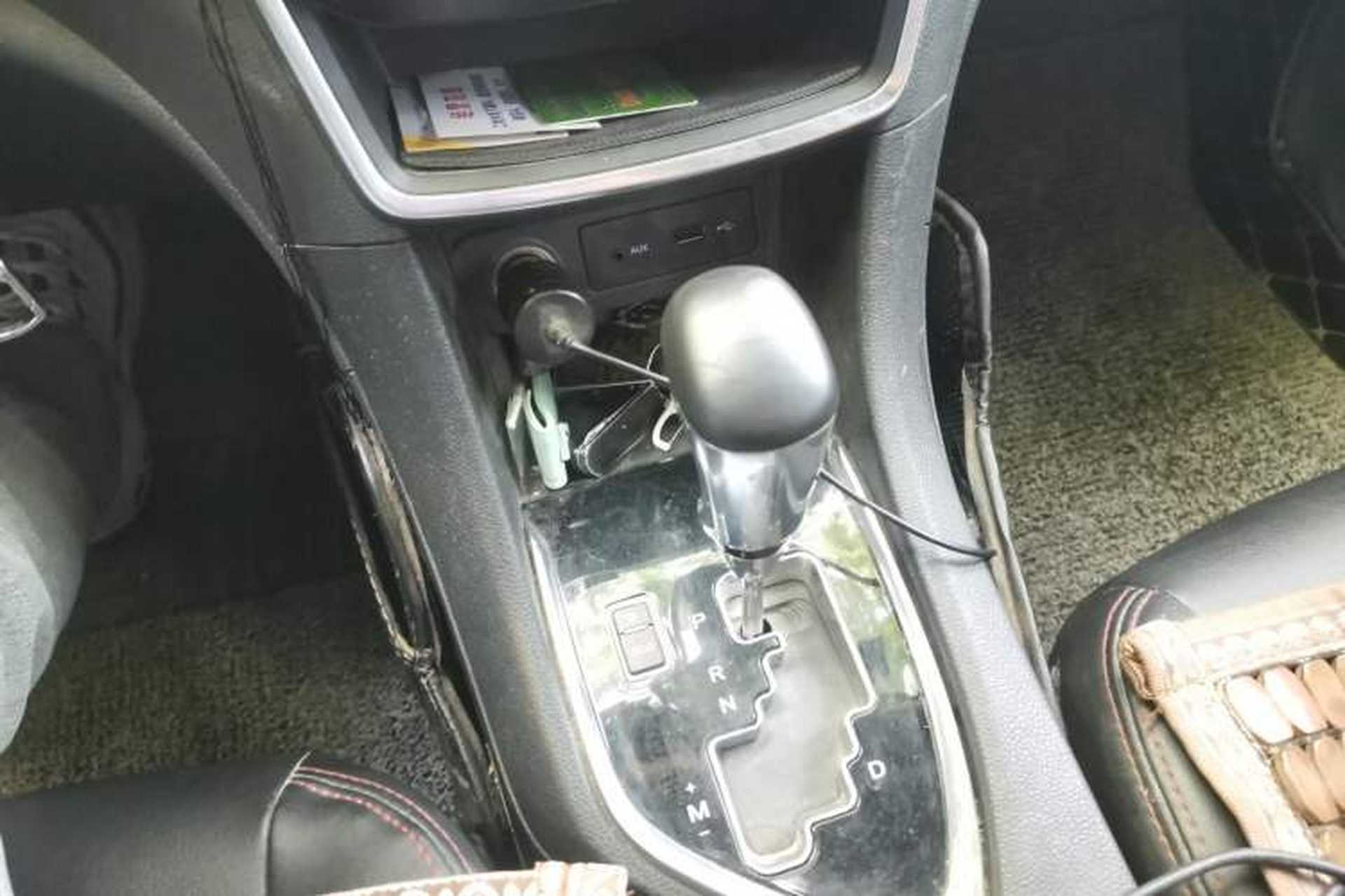 Used Dongfeng Aeolus AX5 2017 1.4T Automatic Qushang Model Gear Lever