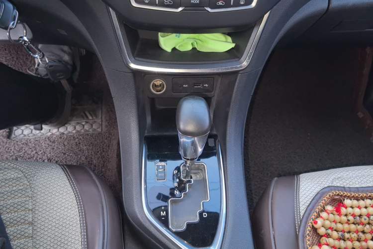 Used Dongfeng Aeolus AX5 2017 1.4T Automatic Qushang Model Gear Lever
