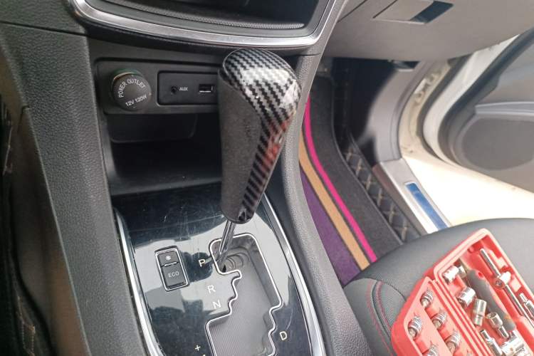 Used Dongfeng Aeolus AX5 2017 1.4T Automatic Qushang Model Gear Lever