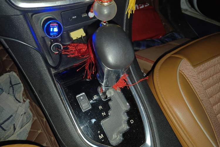 Used Dongfeng Aeolus AX5 2017 1.4T Automatic Quyue Model Gear Lever