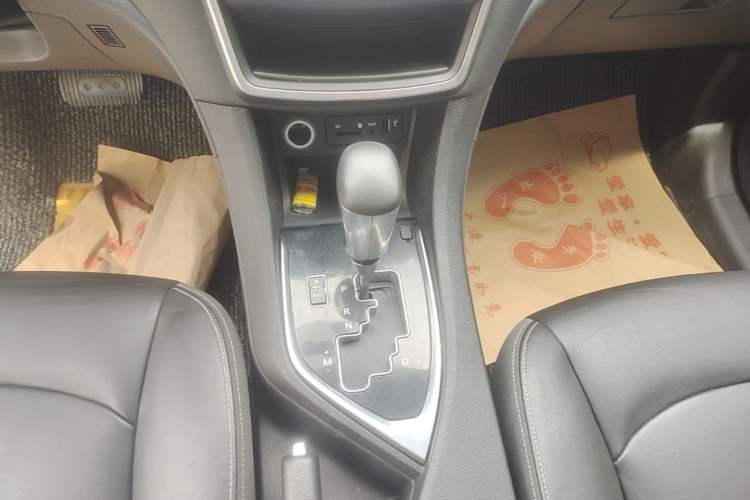 Used Dongfeng Aeolus AX5 2017 1.4T Automatic Fun Edition Gear Lever