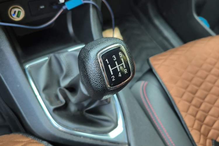 Used Dongfeng Aeolus AX5 2017 1.4T Manual Qushang Model Gear Lever