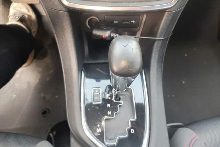 Used Dongfeng Aeolus AX5 2017 1.4T Automatic Qushang Model Gear Lever