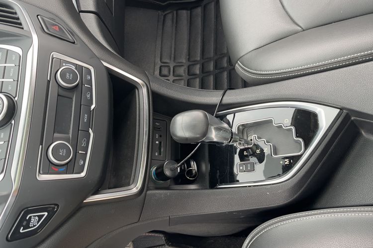 Used Dongfeng Aeolus AX5 2017 1.4T Automatic Fun Edition Gear Lever