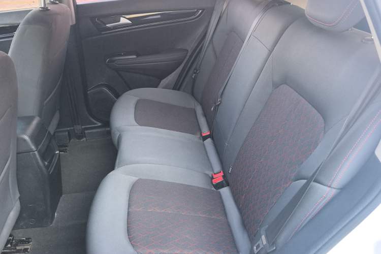 Used Dongfeng Aeolus AX5 2017 1.4T Manual Qushang Model Interior 1
