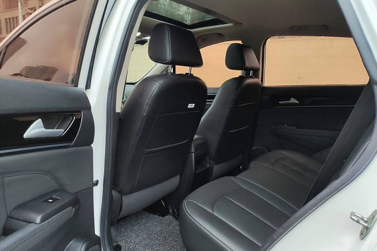 Used Dongfeng Aeolus AX5 2017 1.4T Automatic Fun Edition Interior 2