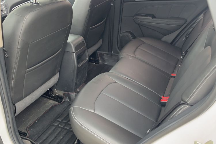 Used Dongfeng Aeolus AX5 2017 1.4T Automatic Fun Edition Interior 2