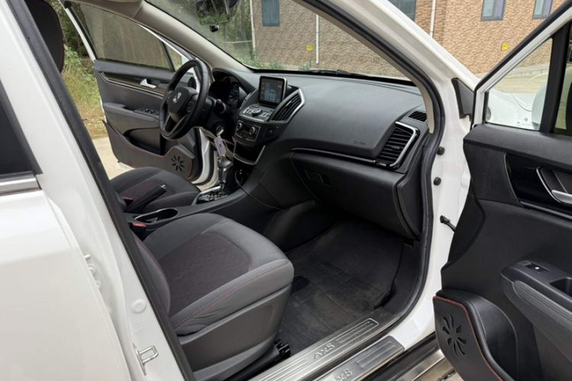 Used Dongfeng Aeolus AX5 2017 1.4T Automatic Qushang Model Interior 3