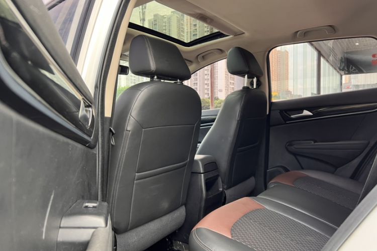 Used Dongfeng Aeolus AX5 2017 1.4T Automatic Quyue Model Interior 4
