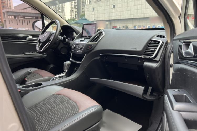 Used Dongfeng Aeolus AX5 2017 1.4T Automatic Quyue Model Interior 5