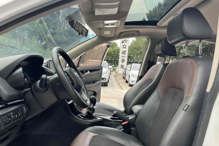 Used Dongfeng Aeolus AX5 2017 1.4T Manual Quyue Model Interior 6