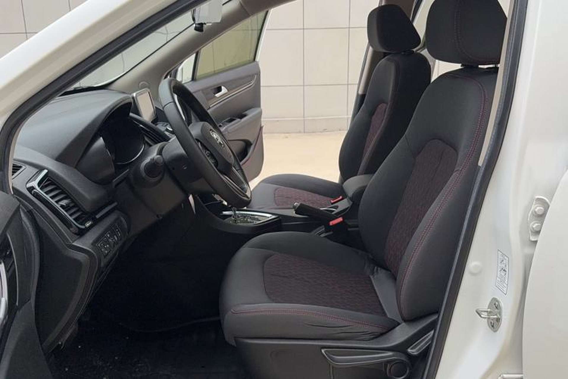 Used Dongfeng Aeolus AX5 2017 1.4T Automatic Qushang Model Left Front Seat