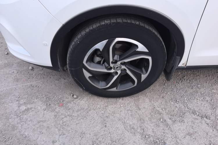 Used Dongfeng Aeolus AX5 2017 1.4T Automatic Qushang Model Left Front Wheel Hub