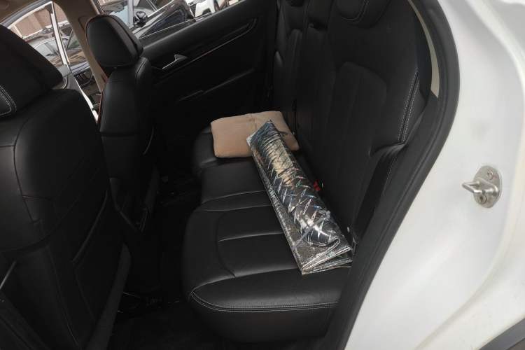 Used Dongfeng Aeolus AX5 2017 1.4T Manual Fun Edition Left Rear Seat
