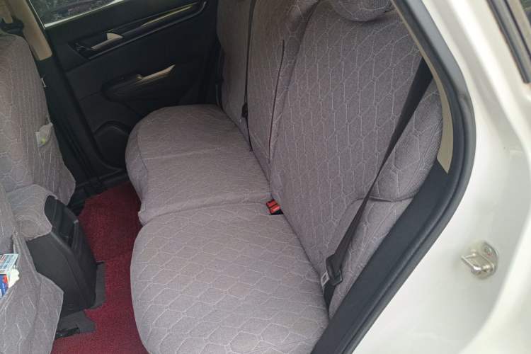 Used Dongfeng Aeolus AX5 2017 1.4T Manual Fun Edition Left Rear Seat