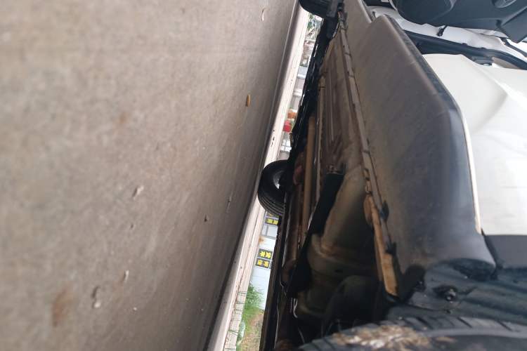Used Dongfeng Aeolus AX5 2017 1.4T Automatic Qushang Model Left Side Sill