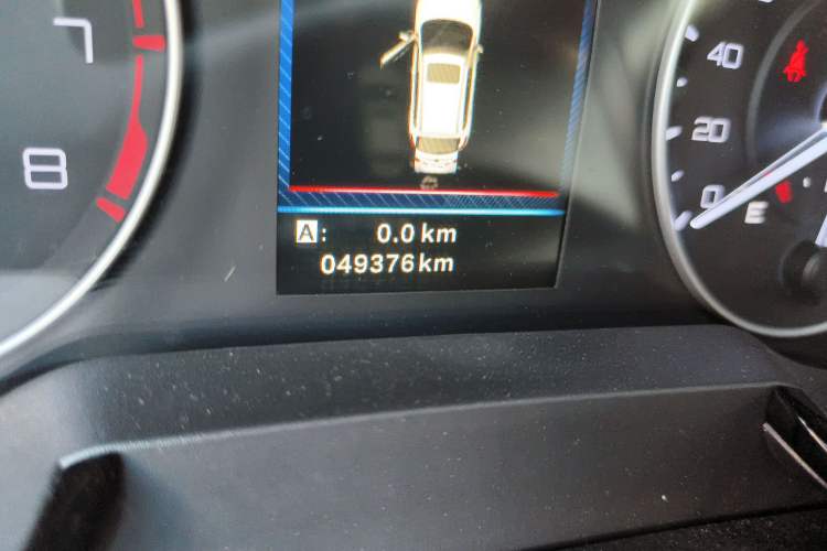Used Dongfeng Aeolus AX5 2017 1.4T Automatic Fun Edition Odometer Close Up