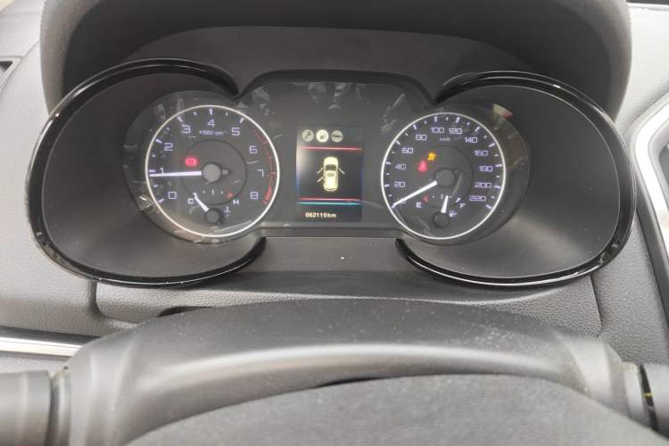 Used Dongfeng Aeolus AX5 2017 1.4T Manual Fun Edition Odometer Close Up