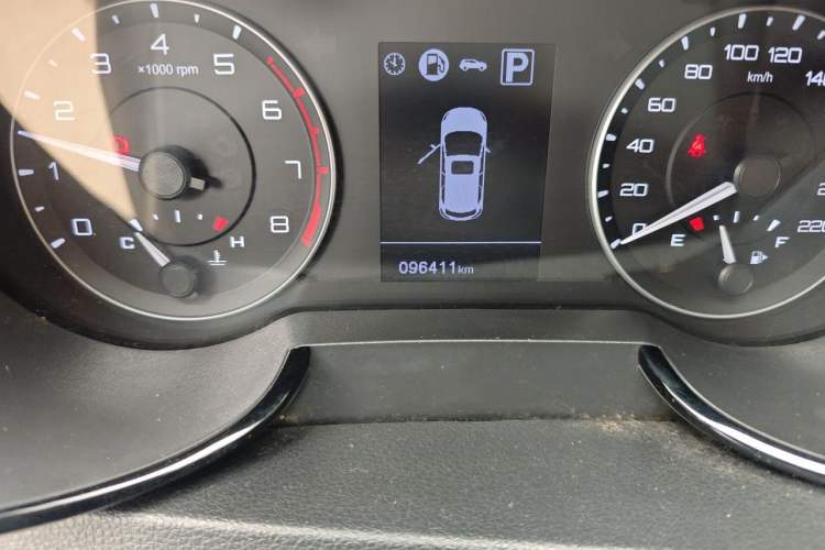 Used Dongfeng Aeolus AX5 2017 1.4T Automatic Qushang Model Odometer Close Up