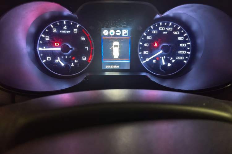 Used Dongfeng Aeolus AX5 2017 1.4T Automatic Fun Edition Odometer Close Up