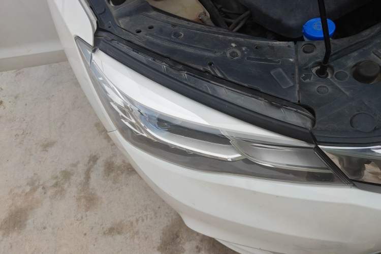 Used Dongfeng Aeolus AX5 2017 1.4T Manual Fun Edition Right Front Headlight