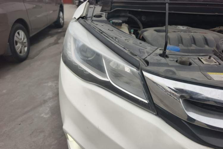 Used Dongfeng Aeolus AX5 2017 1.4T Manual Qushang Model Right Front Headlight