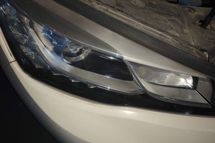 Used Dongfeng Aeolus AX5 2017 1.4T Automatic Quyue Model Right Front Headlight