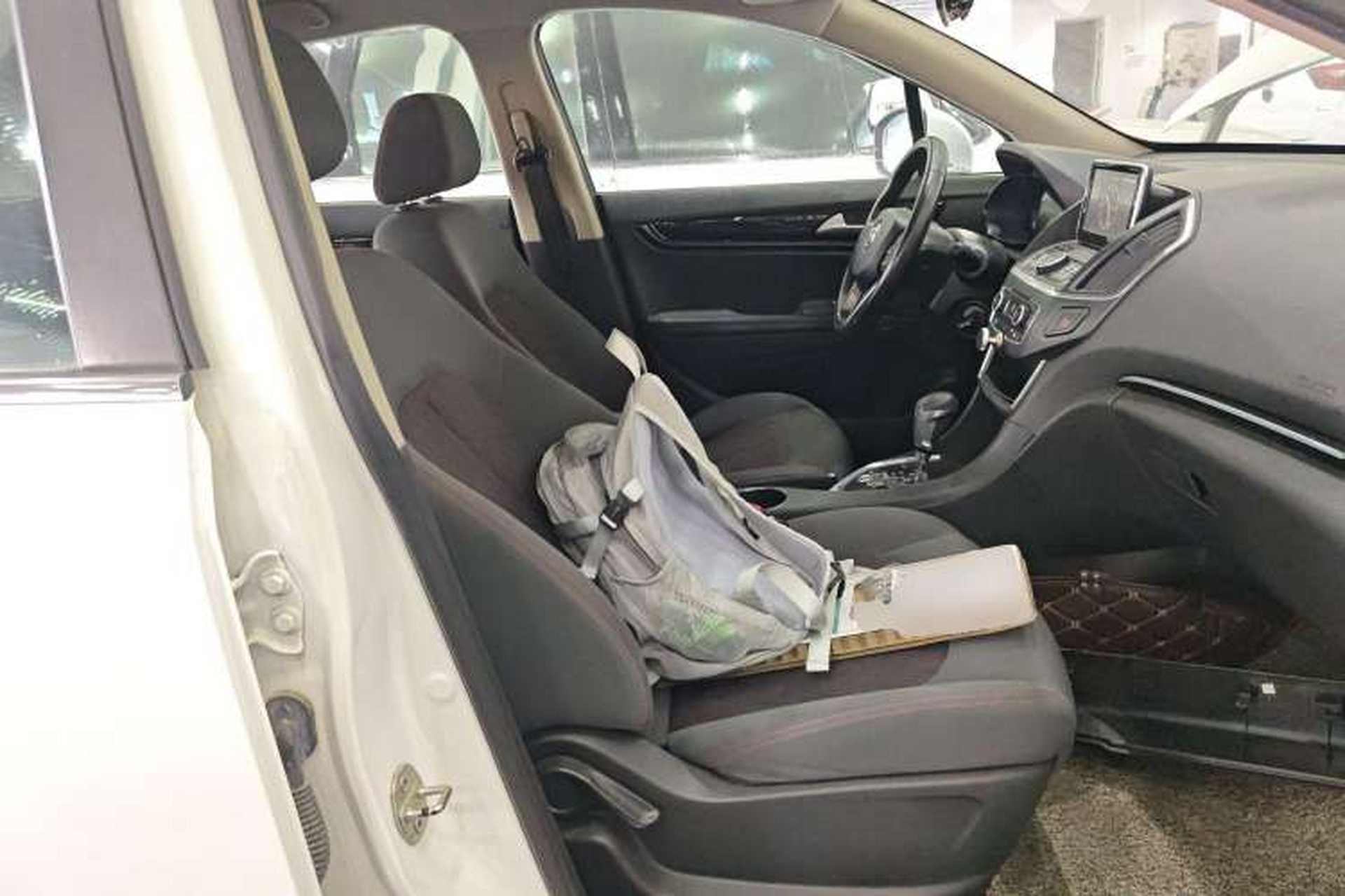 Used Dongfeng Aeolus AX5 2017 1.4T Automatic Qushang Model Right Front Seat