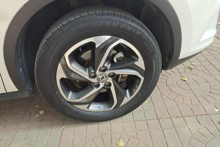 Used Dongfeng Aeolus AX5 2017 1.4T Automatic Qushang Model Right Front Wheel Hub