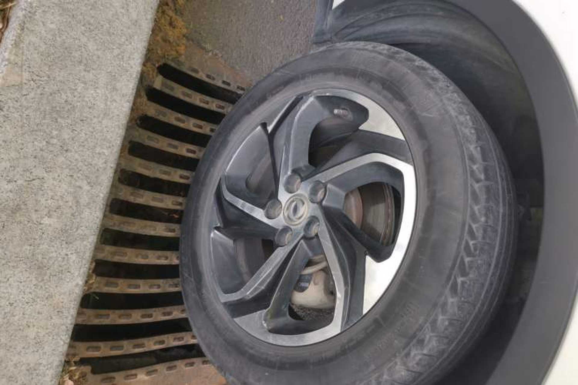 Used Dongfeng Aeolus AX5 2017 1.4T Automatic Qushang Model Right Front Wheel Hub