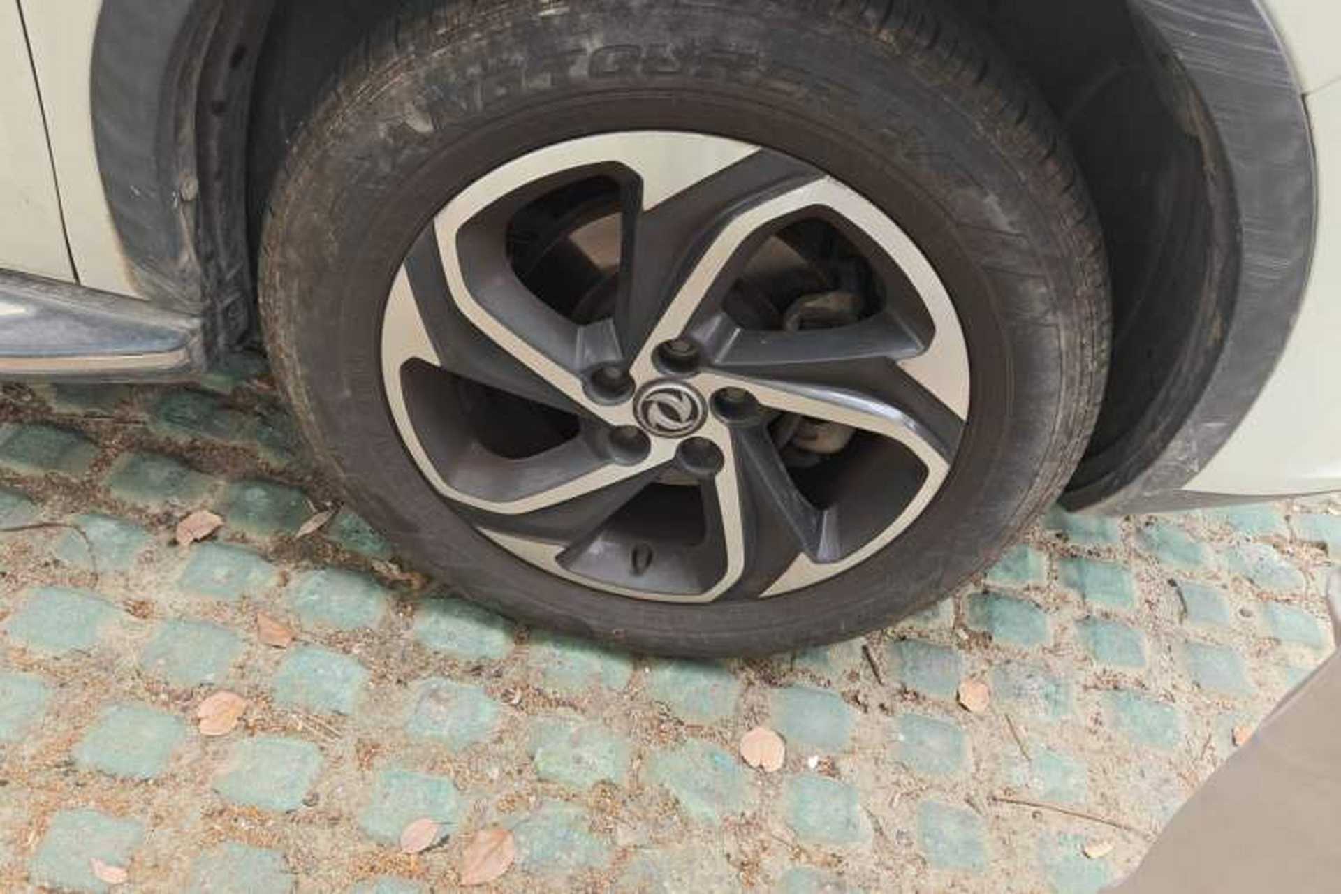 Used Dongfeng Aeolus AX5 2017 1.4T Manual Qushang Model Right Front Wheel Hub