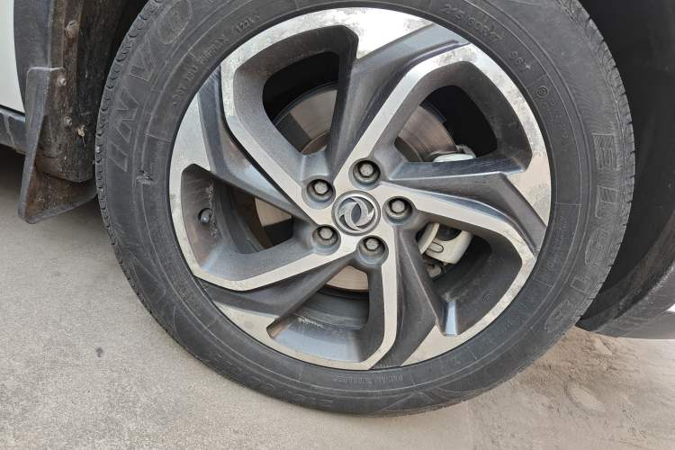 Used Dongfeng Aeolus AX5 2017 1.4T Automatic Qushang Model Right Front Wheel Hub