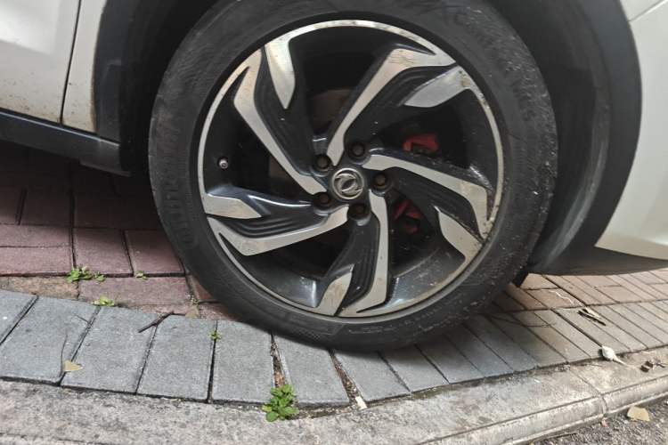 Used Dongfeng Aeolus AX5 2017 1.4T Automatic Fun Edition Right Front Wheel Hub