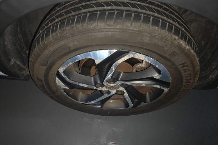 Used Dongfeng Aeolus AX5 2017 1.4T Automatic Quyue Model Right Front Wheel Hub