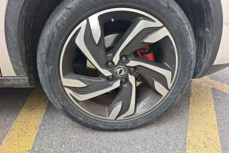 Used Dongfeng Aeolus AX5 2017 1.4T Automatic Qúzūn Model Right Front Wheel Hub