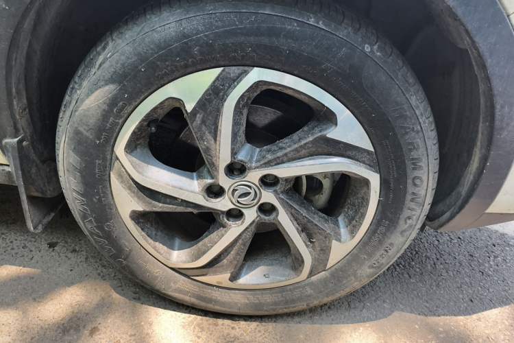 Used Dongfeng Aeolus AX5 2017 1.4T Manual Qushang Model Right Front Wheel Hub