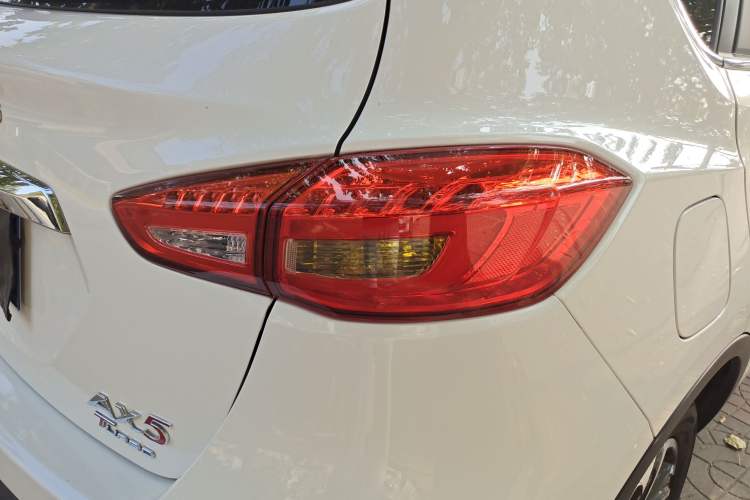 Used Dongfeng Aeolus AX5 2017 1.4T Automatic Qushang Model Right Rear Taillight