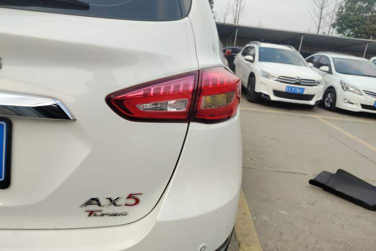 Used Dongfeng Aeolus AX5 2017 1.4T Automatic Qushang Model Right Rear Taillight