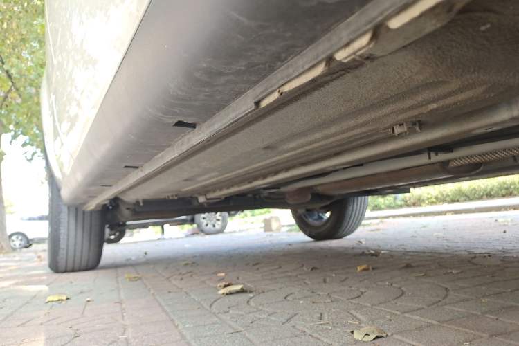 Used Dongfeng Aeolus AX5 2017 1.4T Automatic Qushang Model Right Side Sill