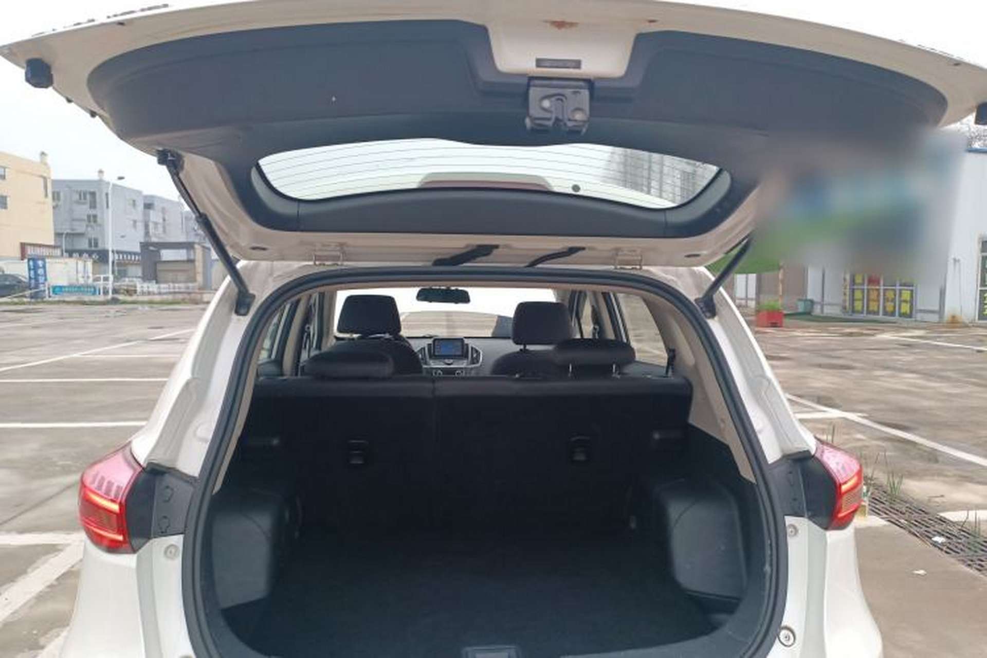 Used Dongfeng Aeolus AX5 2017 1.4T Automatic Qushang Model Trunk