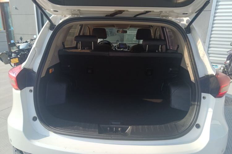Used Dongfeng Aeolus AX5 2017 1.4T Manual Qushang Model Trunk