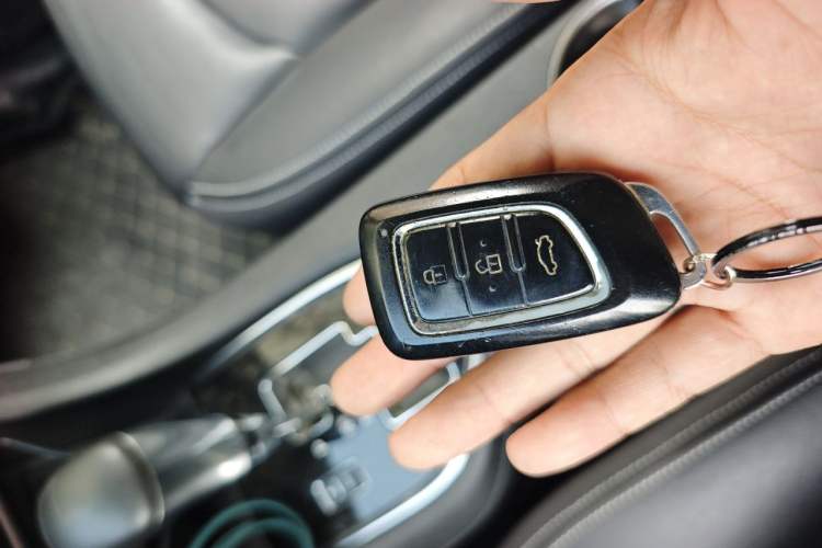 Used Dongfeng Aeolus AX5 2017 1.4T Automatic Qúzūn Model Vehicle Key
