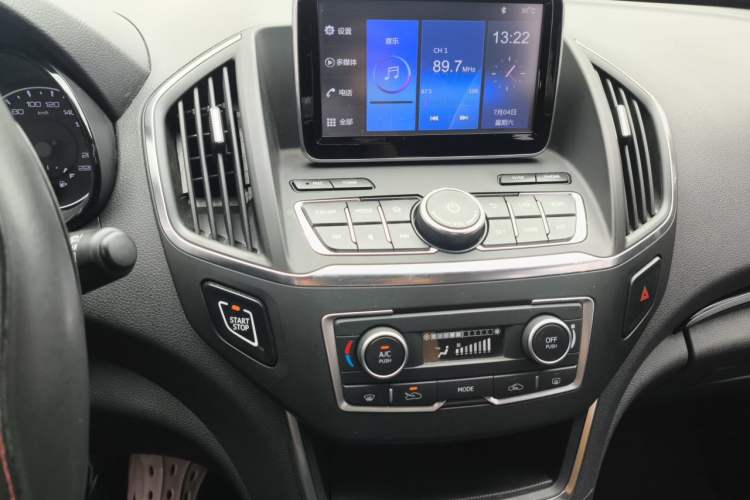 Used Dongfeng Aeolus AX5 2017 1.4T Manual Quyue Model Audio And AC Panel