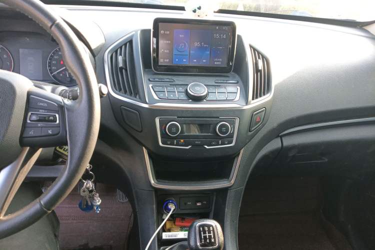Used Dongfeng Aeolus AX5 2017 1.4T Manual Qushang Model Audio And AC Panel