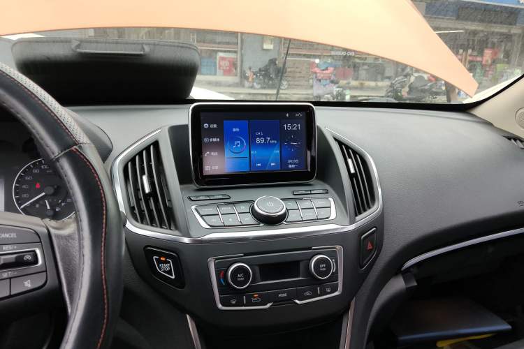 Used Dongfeng Aeolus AX5 2017 1.4T Manual Quyue Model Audio And AC Panel