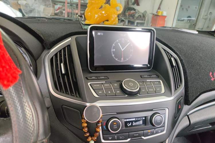 Used Dongfeng Aeolus AX5 2017 1.4T Automatic Qushang Model Audio And AC Panel