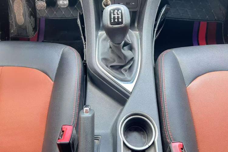 Used Dongfeng Aeolus AX5 2017 1.4T Manual Qushang Model Gear Lever